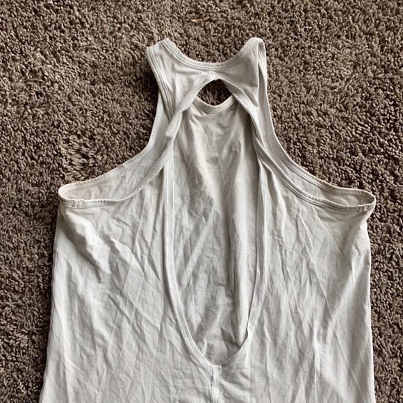 Lululemon Trapeze tank size 4 - Picture 4 of 5